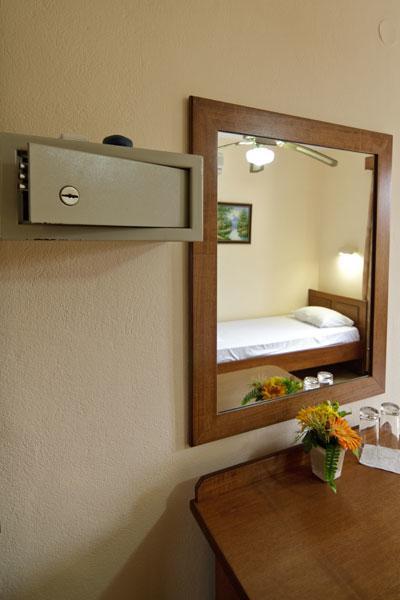 Mango Rooms Rhodes City Екстер'єр фото